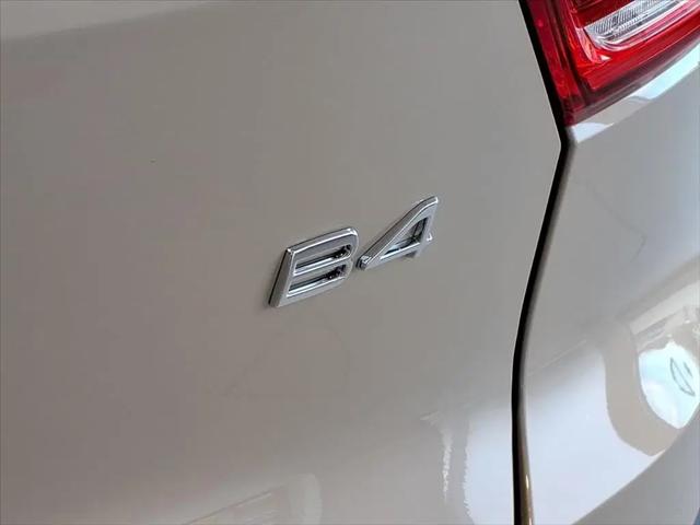2026 Volvo XC40 Plus, B4 FWD Gas (mild hybrid), Dark