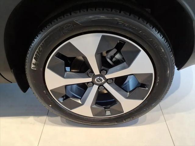 2026 Volvo XC40 Plus, B4 FWD Gas (mild hybrid), Dark