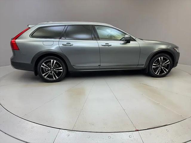 2019 Volvo V90 Cross Country T5