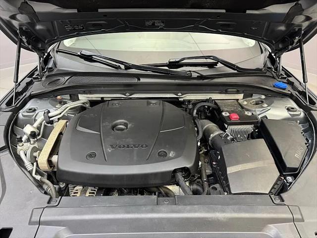 2019 Volvo V90 Cross Country T5