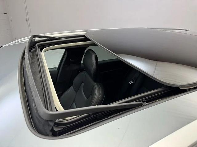 2019 Volvo V90 Cross Country T5