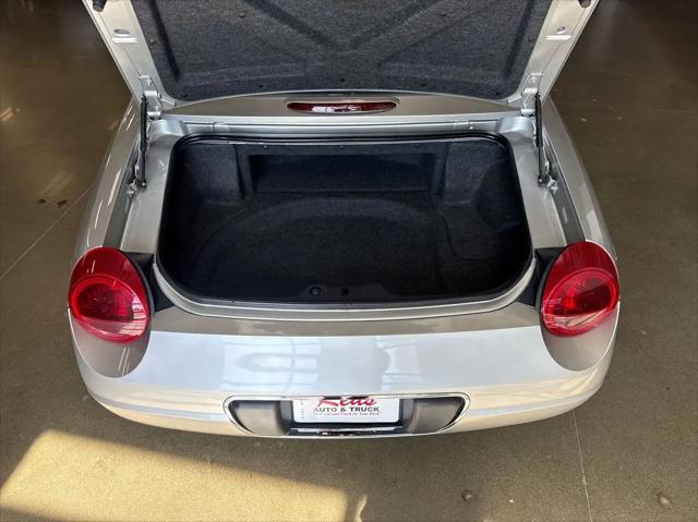2004 Ford Thunderbird Premium