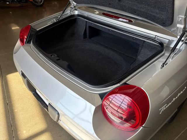 2004 Ford Thunderbird Premium