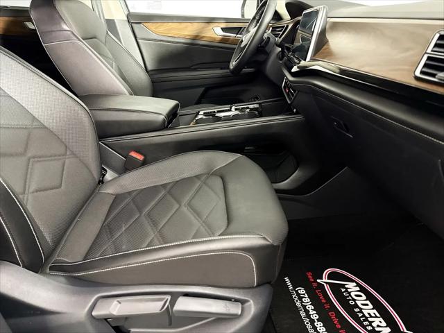 2024 Volkswagen Atlas 2.0T SE w/Technology
