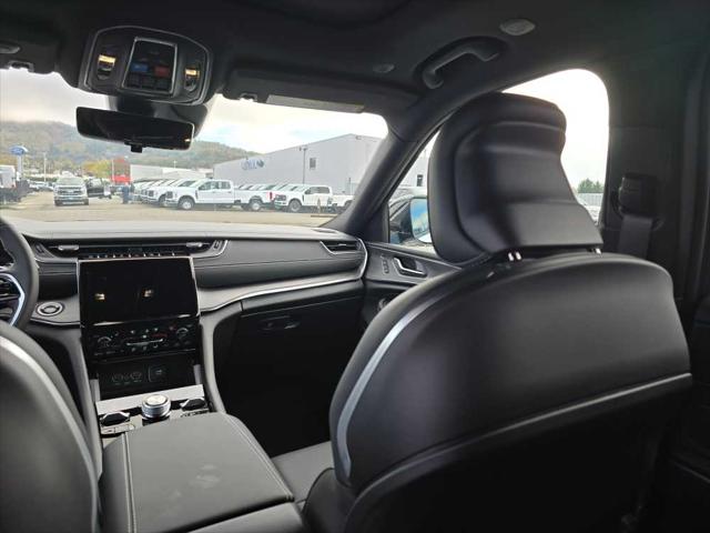 2025 Jeep Grand Cherokee Overland 4x4