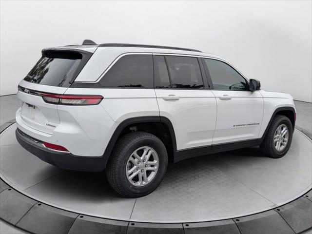 2025 Jeep Grand Cherokee GRAND CHEROKEE LAREDO 4X4