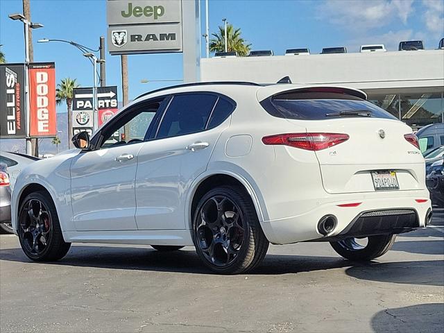 2022 Alfa Romeo Stelvio Veloce Ti AWD 2022 Alfa Romeo Stelvio Veloce Ti AWD