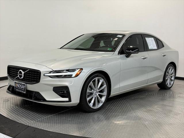 2021 Volvo S60 T5 Momentum