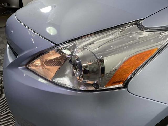 2014 Toyota Prius v Two