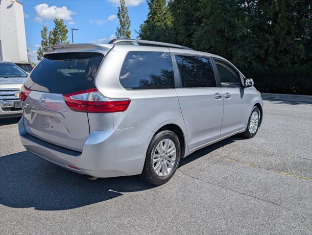 2015 Toyota Sienna XLE 8 Passenger