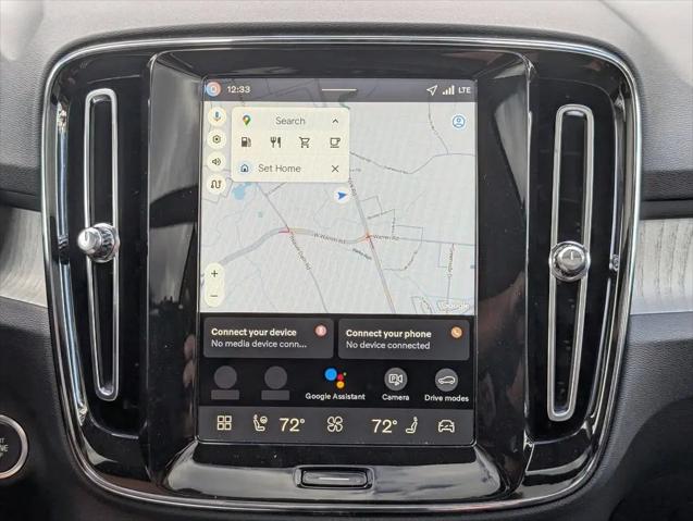 2026 Volvo XC40 Plus, B5 AWD Gas (mild hybrid), Dark