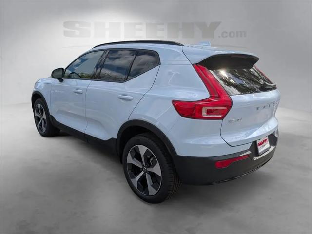 2026 Volvo XC40 Plus, B5 AWD Gas (mild hybrid), Dark