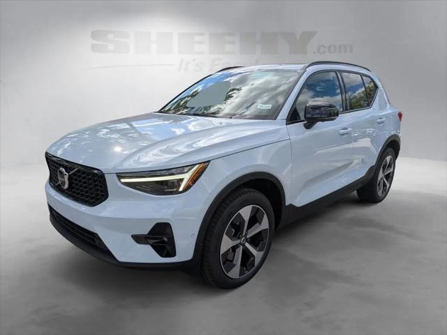 2026 Volvo XC40 Plus, B5 AWD Gas (mild hybrid), Dark