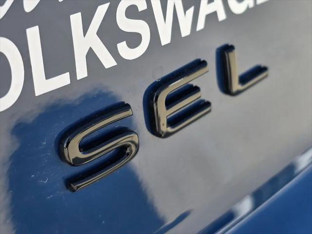 2026 Volkswagen Atlas Cross Sport SEL R-Line Black