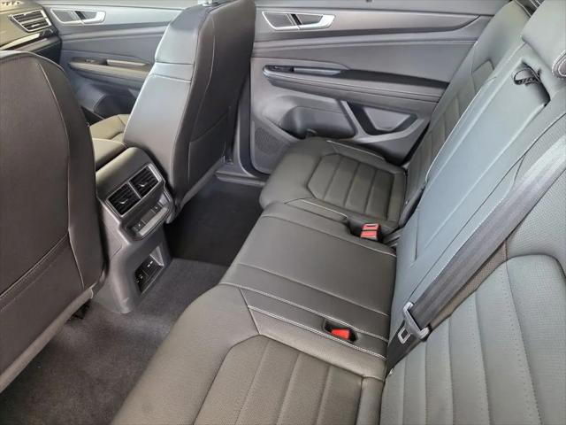 2026 Volkswagen Atlas Cross Sport SEL R-Line Black