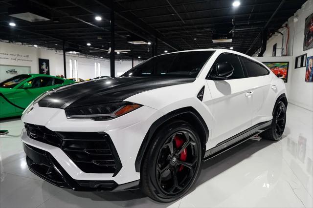 2019 Lamborghini Urus Standard
