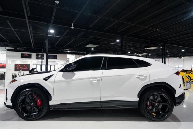2019 Lamborghini Urus Standard