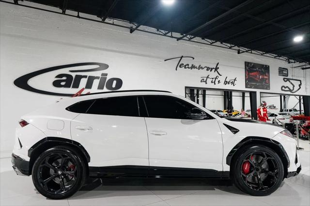 2019 Lamborghini Urus Standard