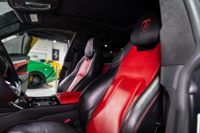 2019 Lamborghini Urus Standard