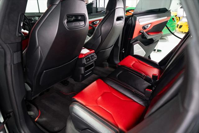 2019 Lamborghini Urus Standard
