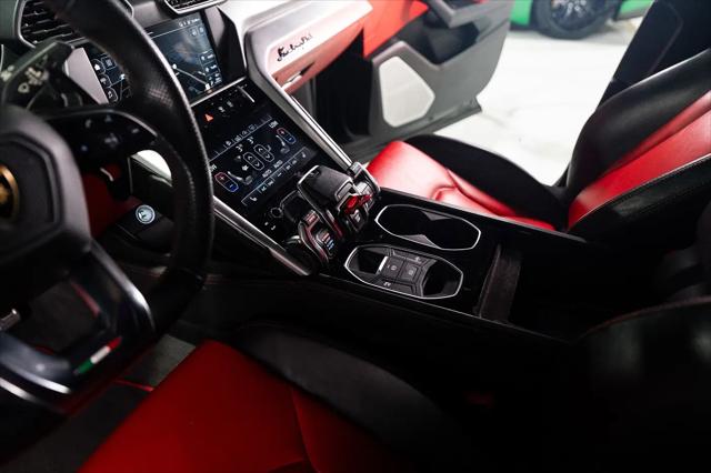 2019 Lamborghini Urus Standard