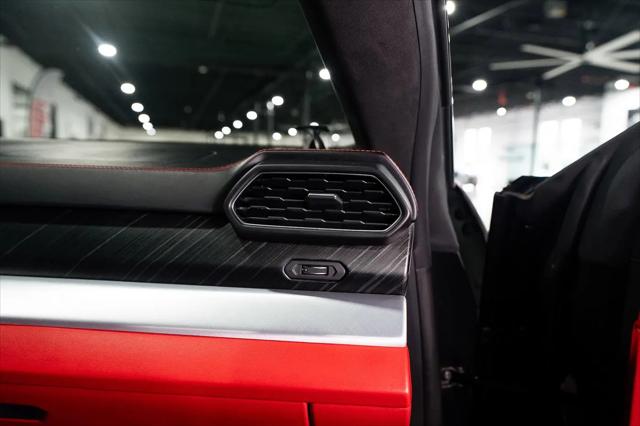2019 Lamborghini Urus Standard
