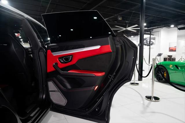 2019 Lamborghini Urus Standard