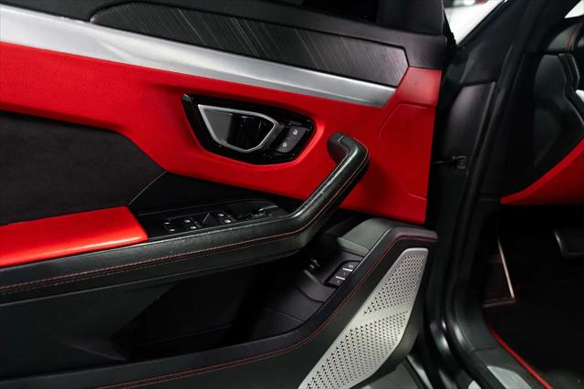 2019 Lamborghini Urus Standard