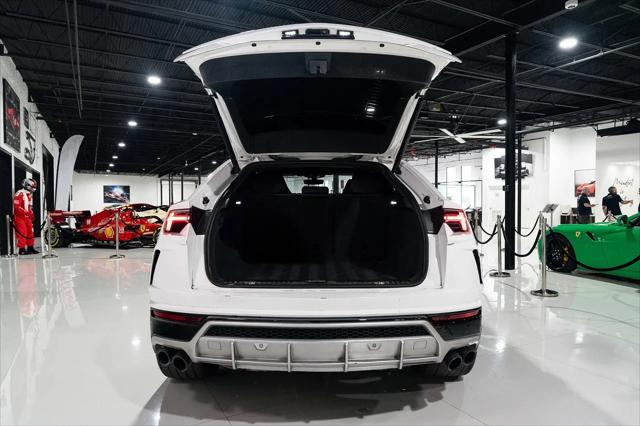 2019 Lamborghini Urus Standard