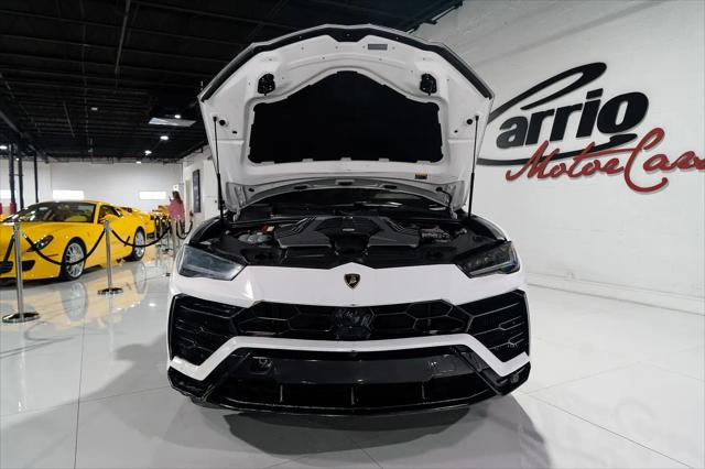 2019 Lamborghini Urus Standard