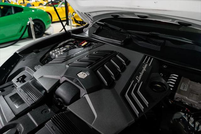 2019 Lamborghini Urus Standard