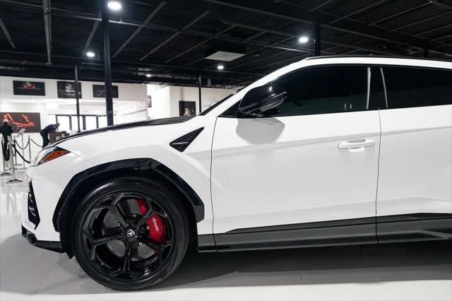 2019 Lamborghini Urus Standard