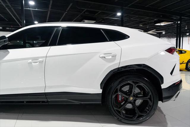 2019 Lamborghini Urus Standard