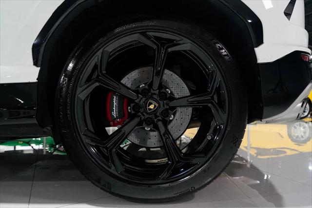 2019 Lamborghini Urus Standard