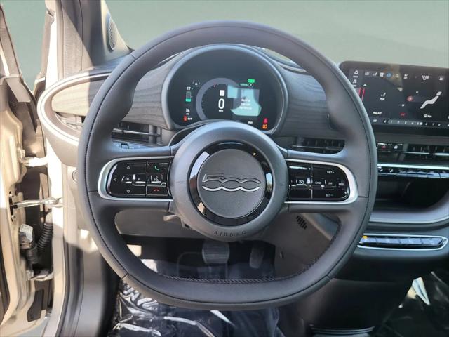 2025 Fiat 500e Giorgio Armani FWD