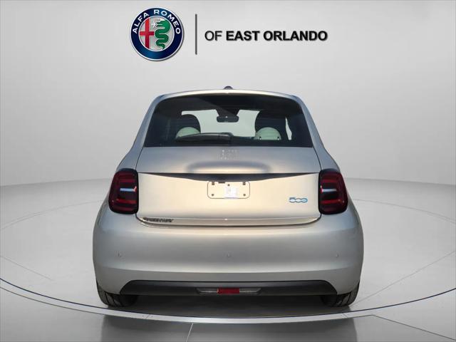 2025 Fiat 500e Giorgio Armani FWD