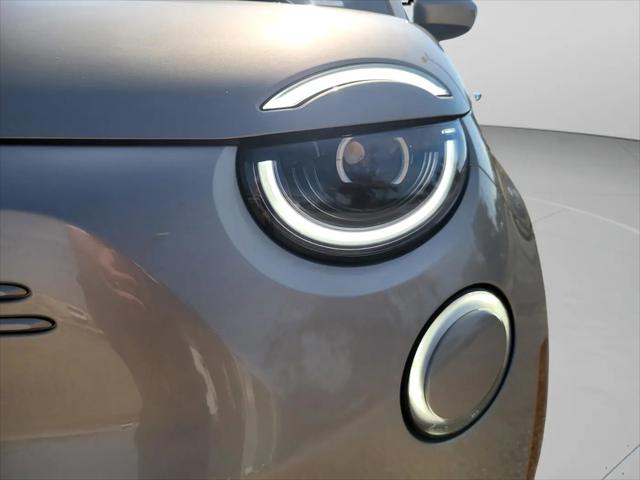 2025 Fiat 500e Giorgio Armani FWD