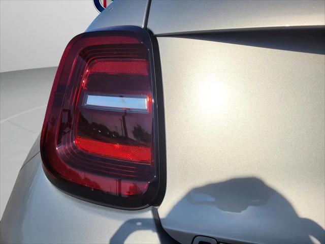 2025 Fiat 500e Giorgio Armani FWD