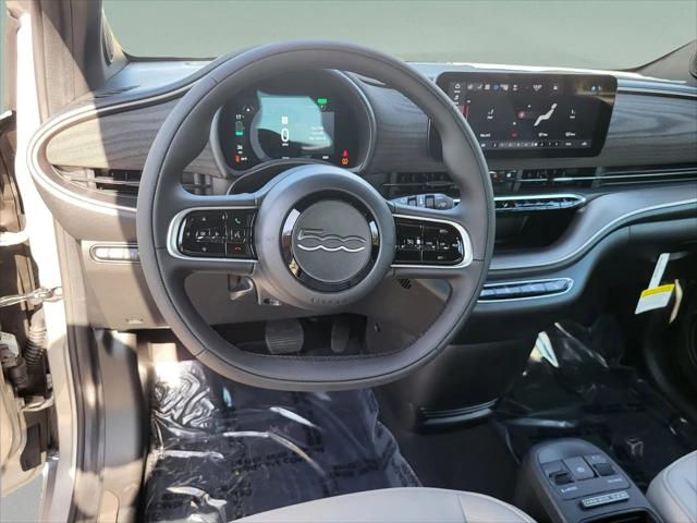 2025 Fiat 500e Giorgio Armani FWD