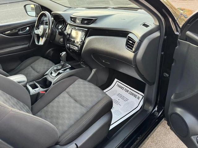 2017 Nissan Rogue Sport SV