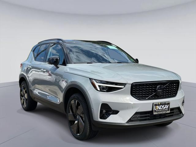 2026 Volvo XC40 Black Edition Ultra, B5 AWD Gas (mild hybrid)