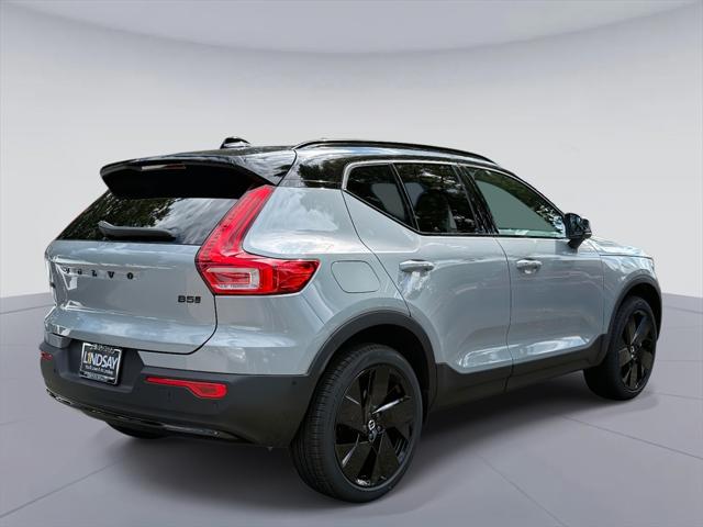 2026 Volvo XC40 Black Edition Ultra, B5 AWD Gas (mild hybrid)