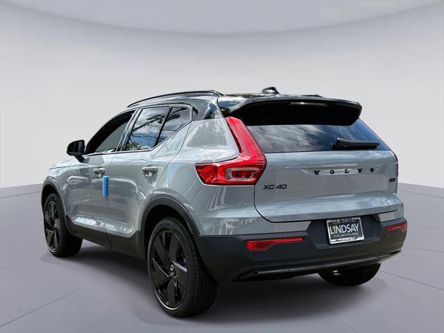 2026 Volvo XC40 Black Edition Ultra, B5 AWD Gas (mild hybrid)