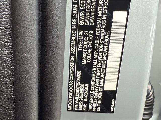 2026 Volvo XC40 Black Edition Ultra, B5 AWD Gas (mild hybrid)