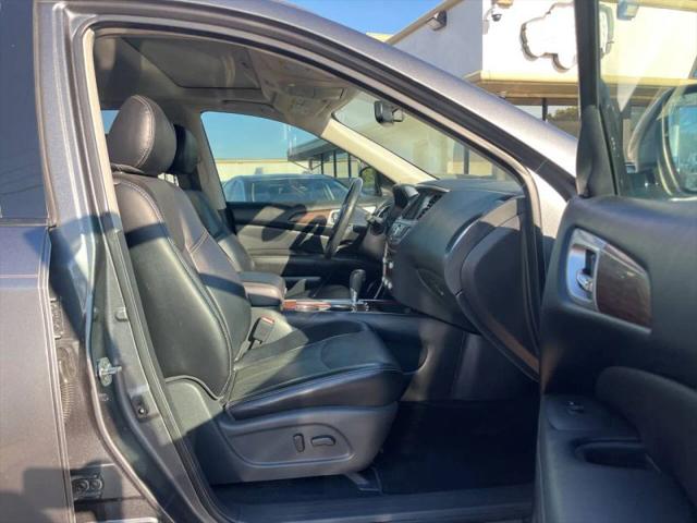 2020 Nissan Pathfinder Platinum 2WD