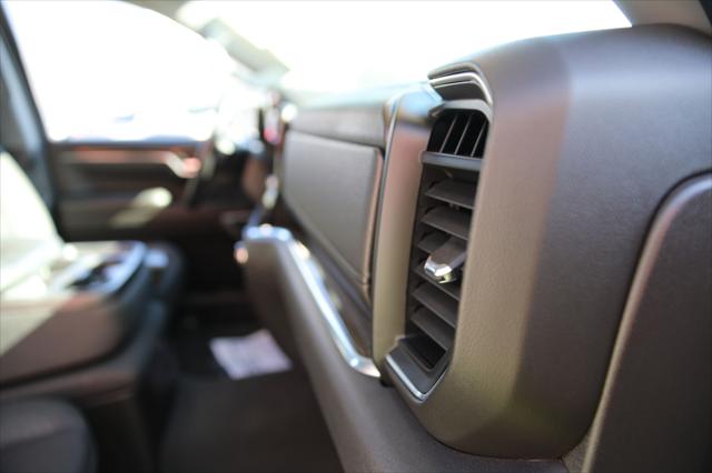 2022 GMC Sierra 1500 4WD Crew Cab Short Box Elevation with 3VL