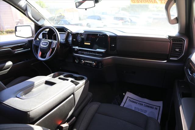 2022 GMC Sierra 1500 4WD Crew Cab Short Box Elevation with 3VL
