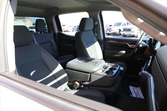 2022 GMC Sierra 1500 4WD Crew Cab Short Box Elevation with 3VL