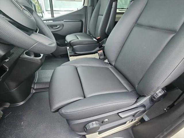 2026 Mercedes-Benz Sprinter Crew Van Standard Roof 4-Cyl Diesel