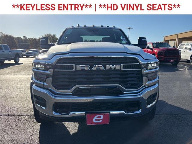 2026 RAM Ram 5500 Chassis Cab RAM 5500 TRADESMAN CHASSIS CREW CAB 4X4 84 CA 2026 RAM Ram 5500 Chassis Cab RAM 5500 TRADESMAN CHASSIS CREW CAB 4X4 84 CA